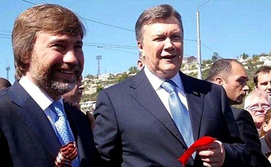 Новинський просить допитати Януковича