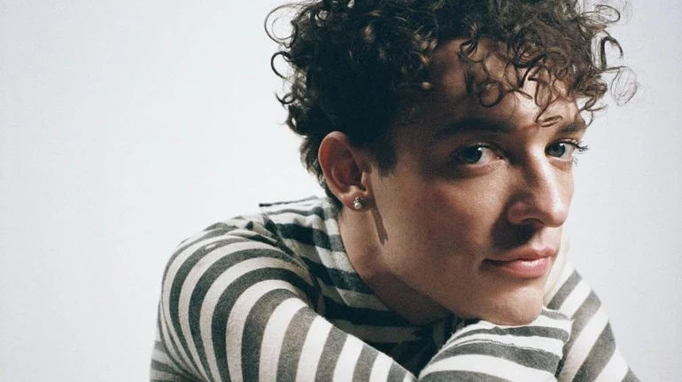 В знак протеста против участия Израиля: победитель Евровидения-2024 Nemo заявили, что возвращают свой кубок