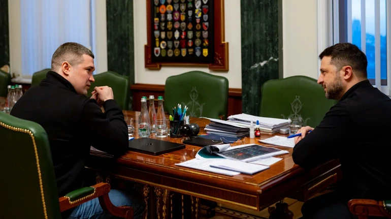 Zelenskyy speaks with ex-defence minister Fedorov and Commander-in-Chief Syrskyi: Decisions on army will be worked out