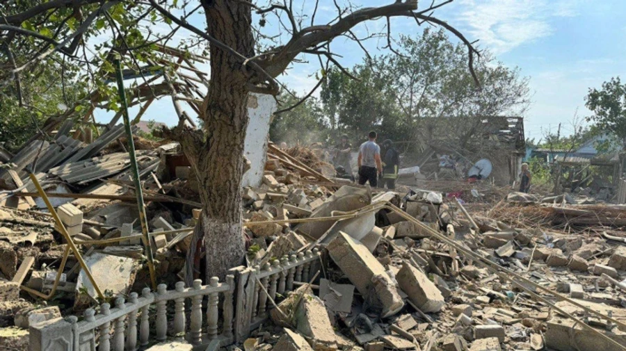Russians use MLRS to hit Kherson Oblast: two people killed, medics injured and much damage caused – photos