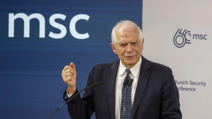 Боррель: Если бы мы меньше колебались в поддержке Украины, война была бы другой