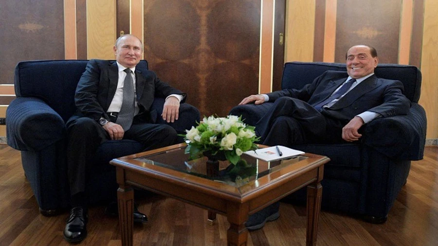 Берлусконі розповів колегам, як помирився з Путіним горілкою, але публічно все спростував