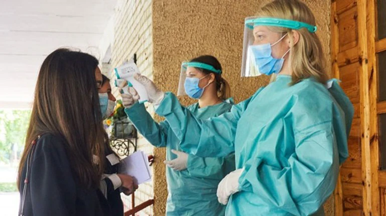 С более 37,2°C в школу не пустят: Минздрав анонсировал условия работы образовательных учреждений