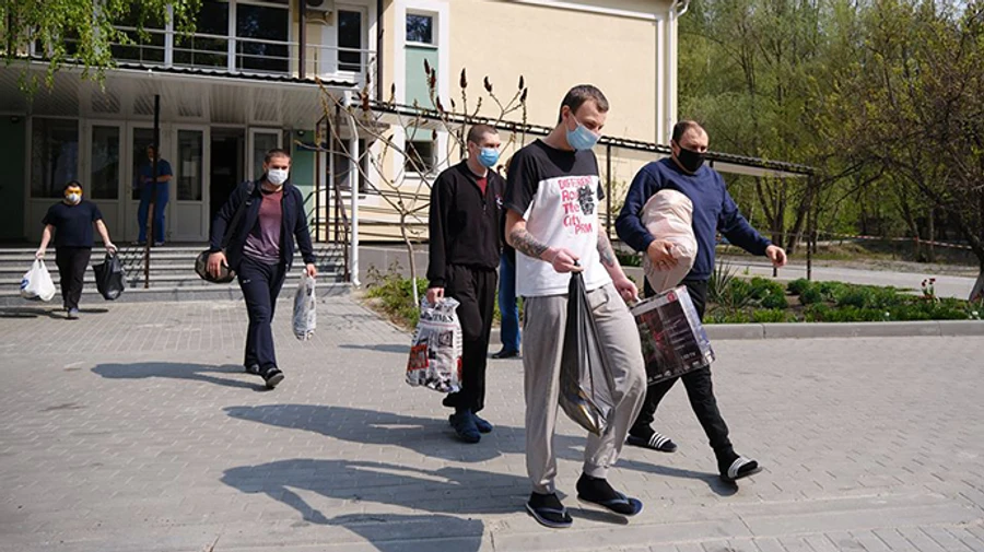Звільнені з полону завершили обсервацію, коронавірусу не виявили