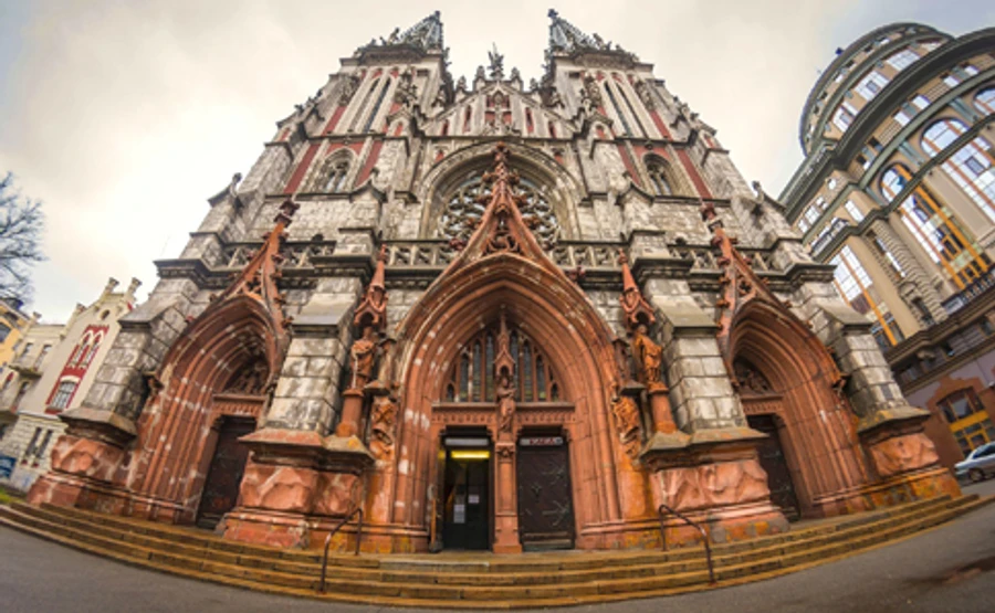 Министр: Показf мод в здании костела в Киеве не будет