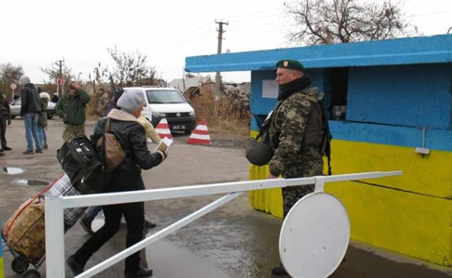 КПВВ у зоні АТО переходять на зимовий графік роботи