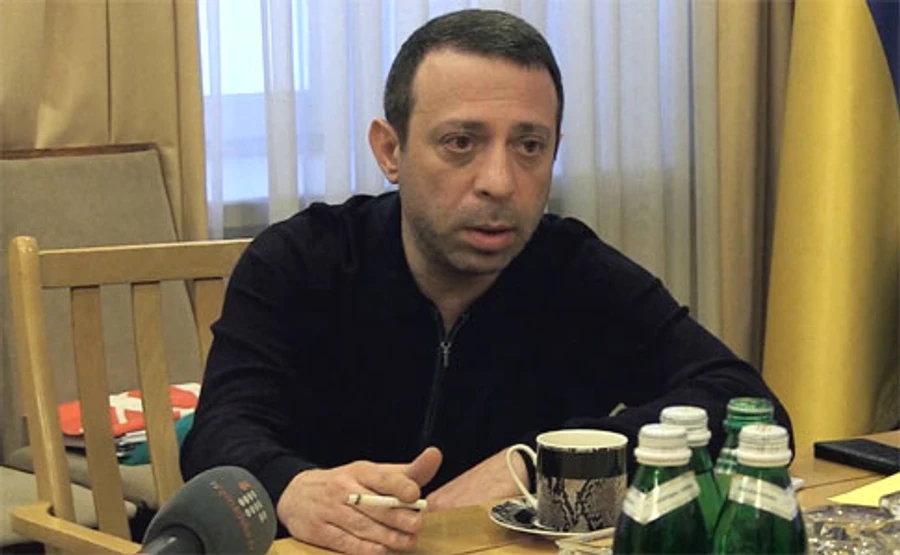 Суд решил держать Корбана под стражей