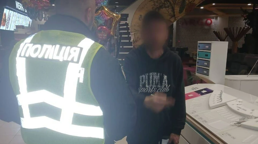 В киевском ТРЦ взорвали страйкбольную гранату