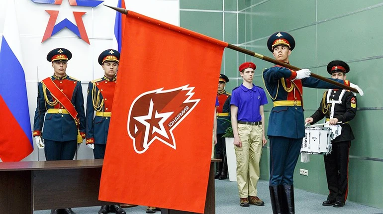 Скільки дітей в окупації беруть участь у мілітаризованих рухах? Лише Двіженіє пєрвих налічує понад 340 тисяч