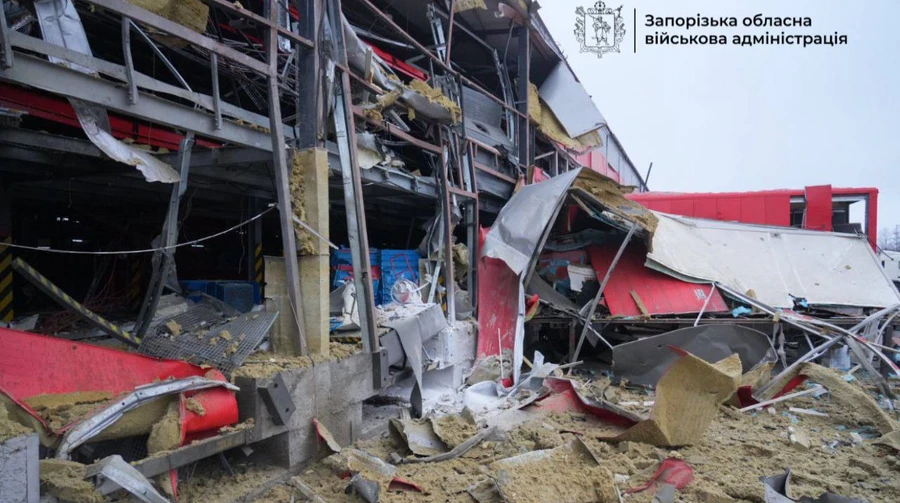 Eight injured in Russian morning strike on Nova Poshta terminal in Zaporizhzhia – photo, video