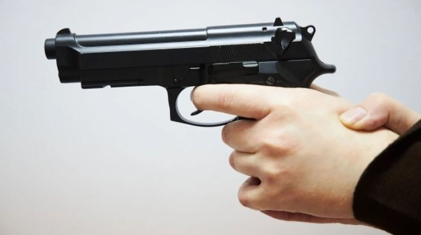 У Києві чоловік відкрив стрілянину з авто: його розшукують