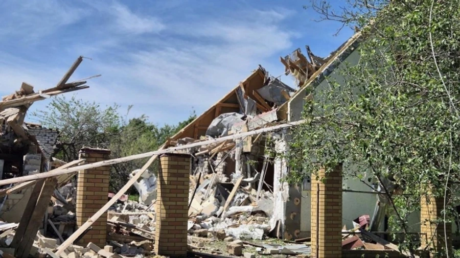 Russians strike house in Kupiansk, Kharkiv Oblast: two killed, three injured – photos