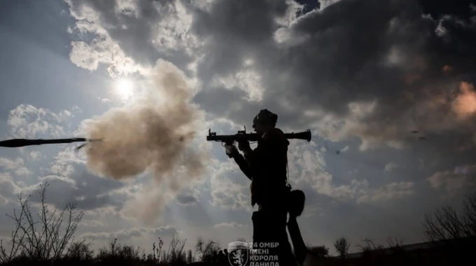 Russia unleashes 75 air strikes and 2,960 drones on Ukraine on 17 May