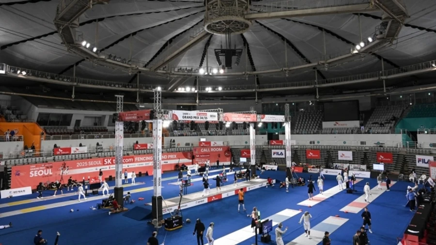 International Fencing Federation allows Russian and Belarusians to compete in teams as neutrals
