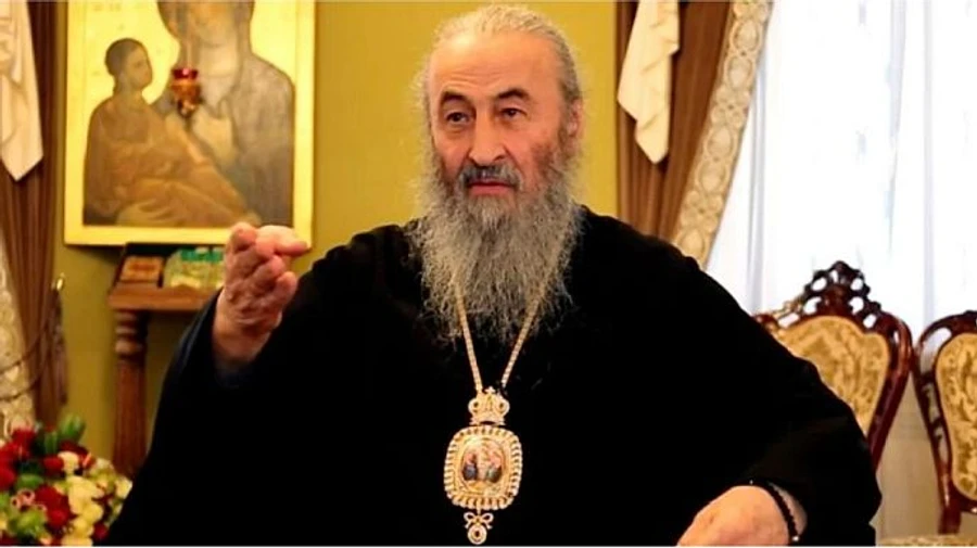 Онуфрій запевняє, що паспорта РФ уже позбувся, але не каже коли