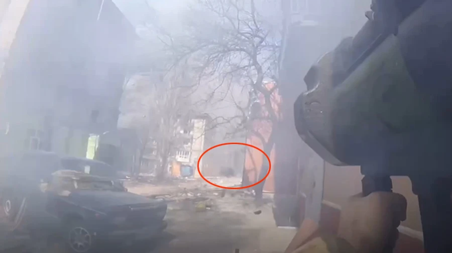 “Azov” managed to destroy 3 tanks and 2 armoured vehicles of the occupiers in Mariupol