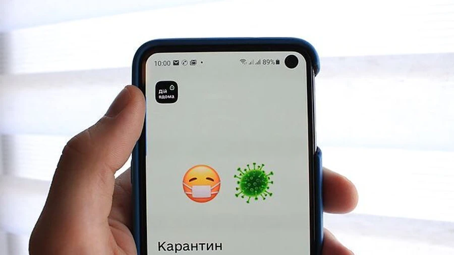 Українців, які повертаються з країн поширення штаму Омікрон, зобов'язали самоізолюватися