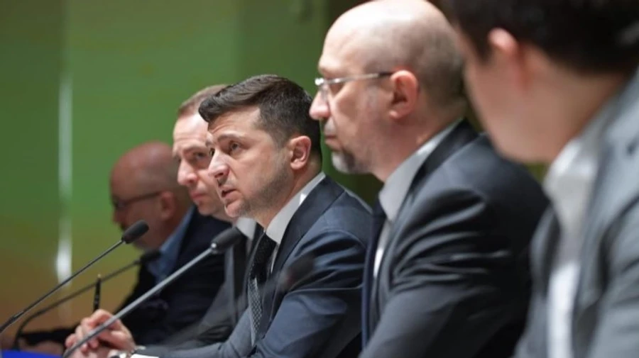 Большинство украинцев считает, что власть успешно противодействует эпидемии коронавируса