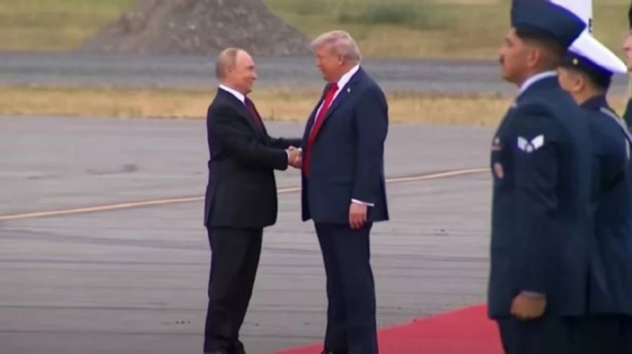 Three-on-three Trump-Putin meeting ends