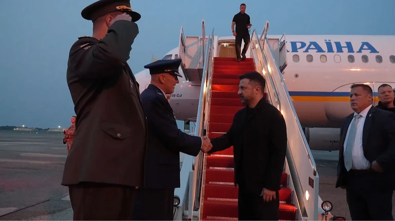Зеленський прибув до США