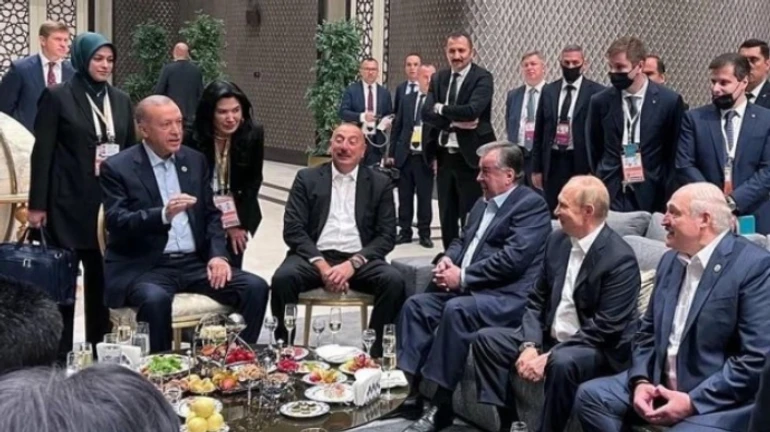 Лидер Китая пропустил ужин с Путиным и Эрдоганом на совместном саммите – СМИ