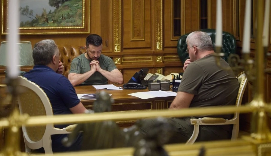 Зеленський обговорив із Макроном постачання зброї, вивезення зерна і злочини РФ