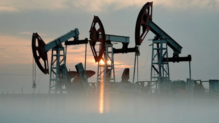 Нафта рухається до 100 доларів за барель. Що відбувається і чому світ цьому не радіє?