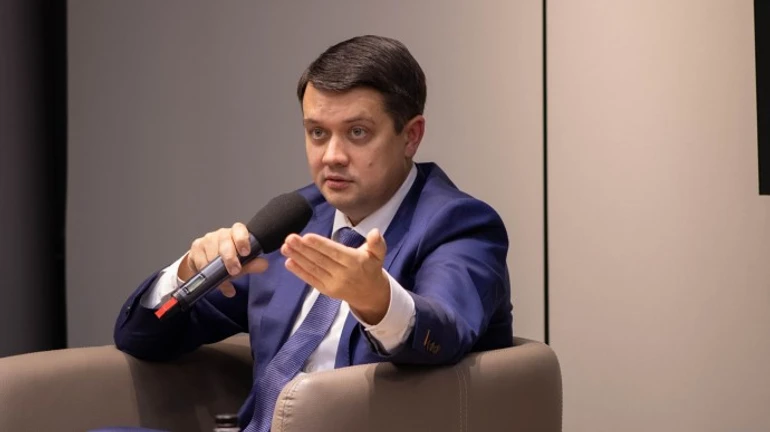 Новий рейтинг партій: в Раду проходять Разумков і Гройсман, але не Кличко