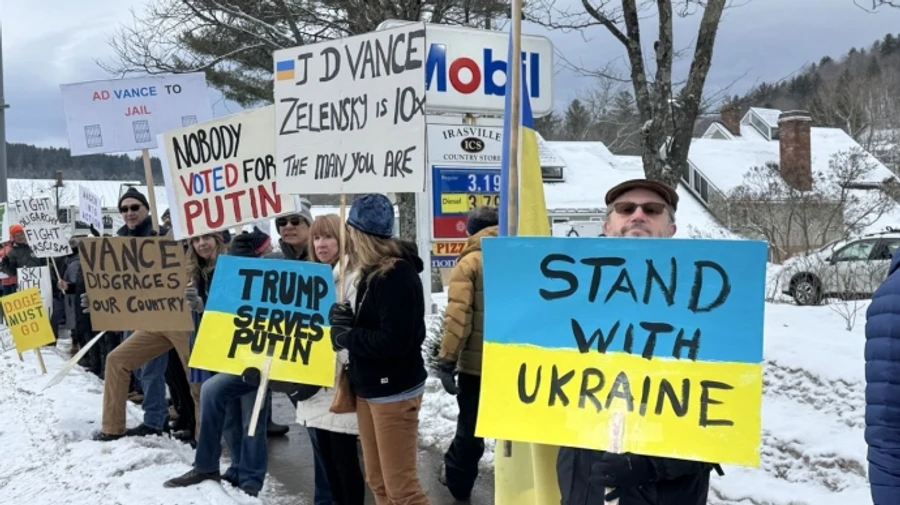 Pro-Ukrainian protesters stage demonstration against US Vice President Vance on his holiday – photos, video