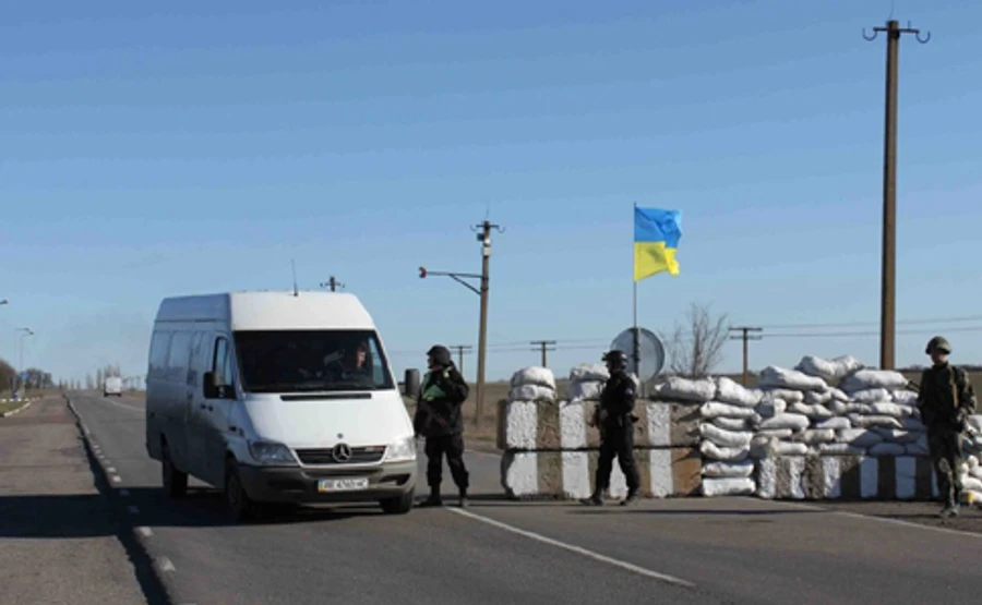 Прикордонники: Мар'їнка відновила роботу після обстрілів