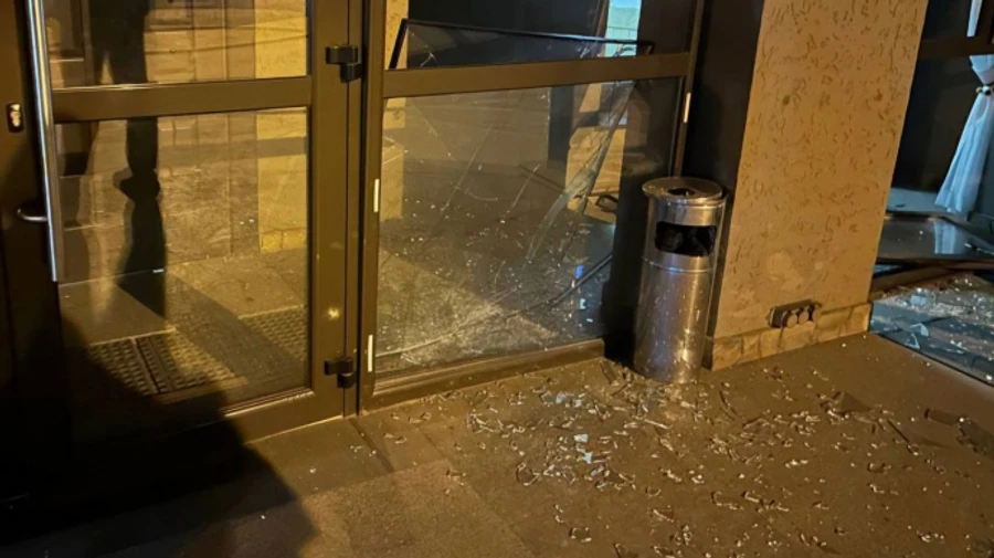 Russians hit Kryvyi Rih with missile, damaging infrastructure, petrol station and many cars – photos