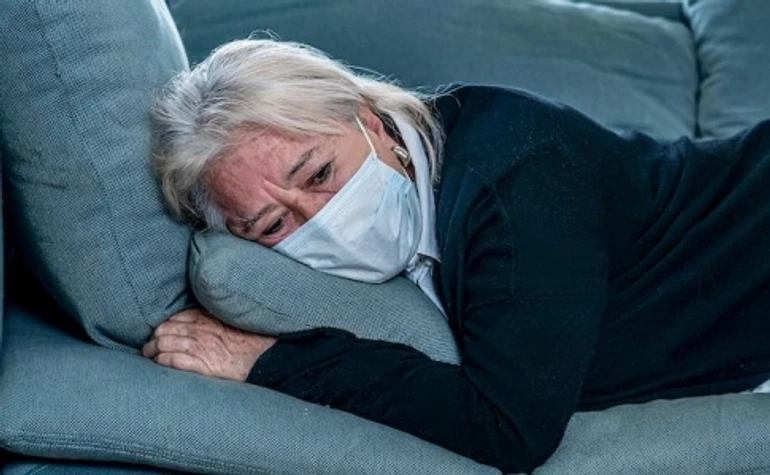 Головний біль та депресія після COVID-19: у чому причина та як собі допомогти. Бесіда з неврологом