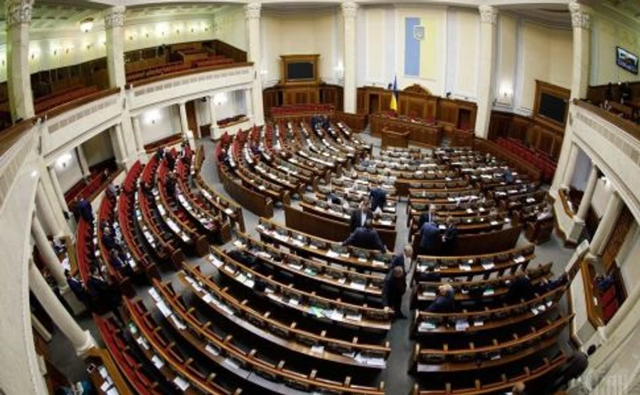 Рада зробила перший крок до зменшення кількості нардепів