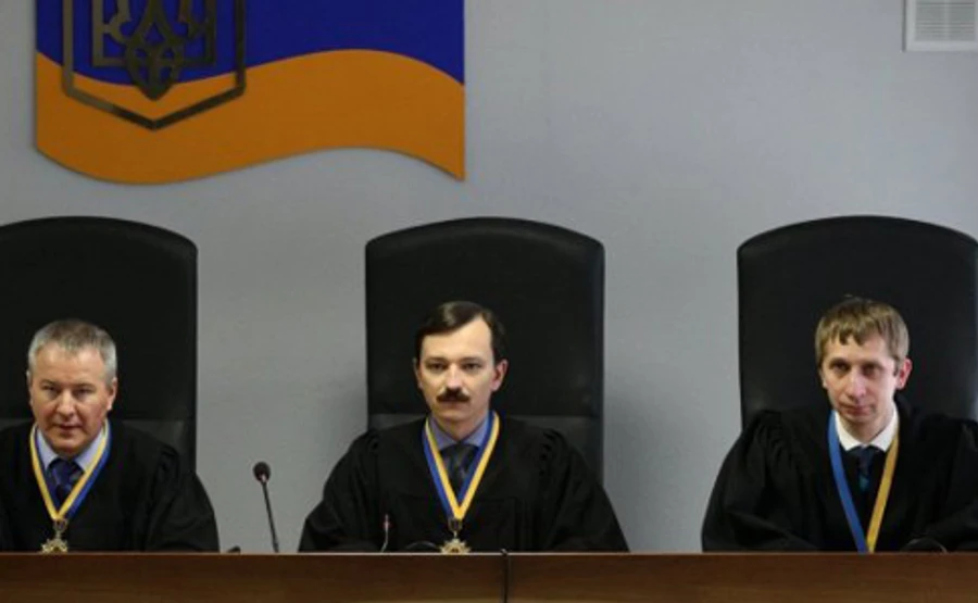 Дебаты по делу о госизмене Януковича перенесли