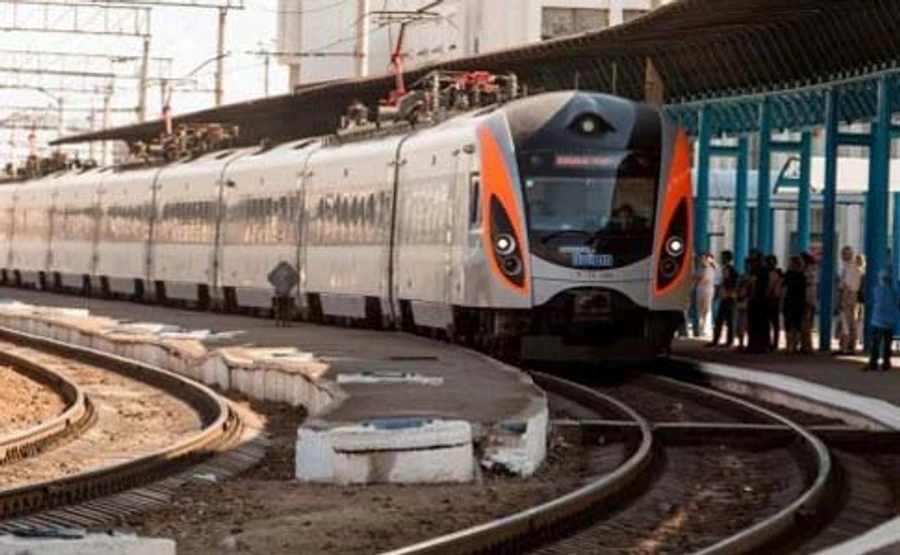 Укрзализныця приостановила продажу билетов на даты после 25 марта