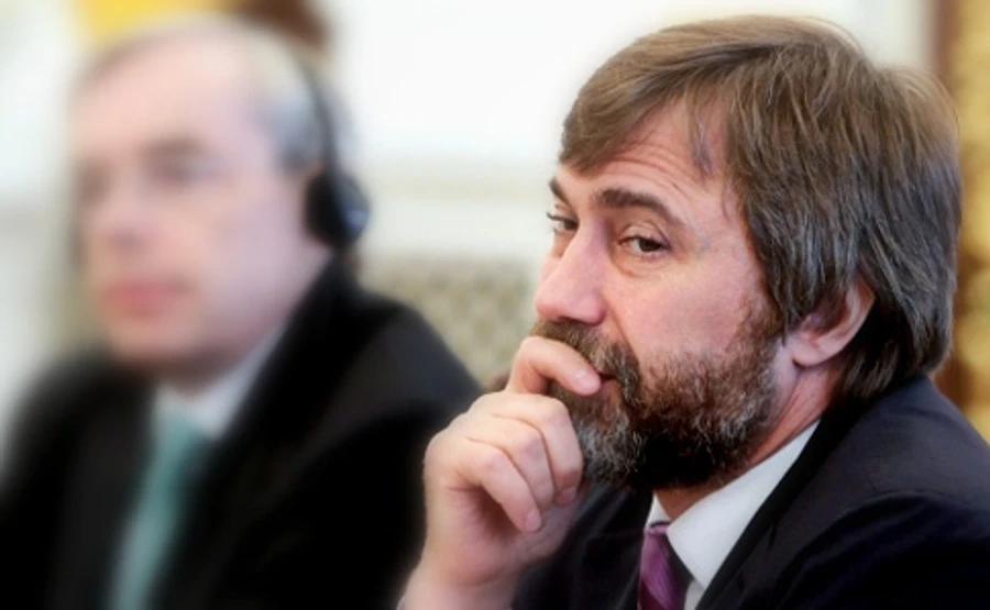 Новинський переніс повернення до України на день