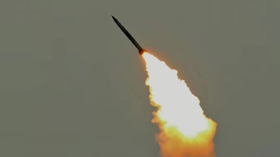 Внаслідок ворожої атаки балістикою в Києві є загиблий, серед постраждалих дитина – Кличко