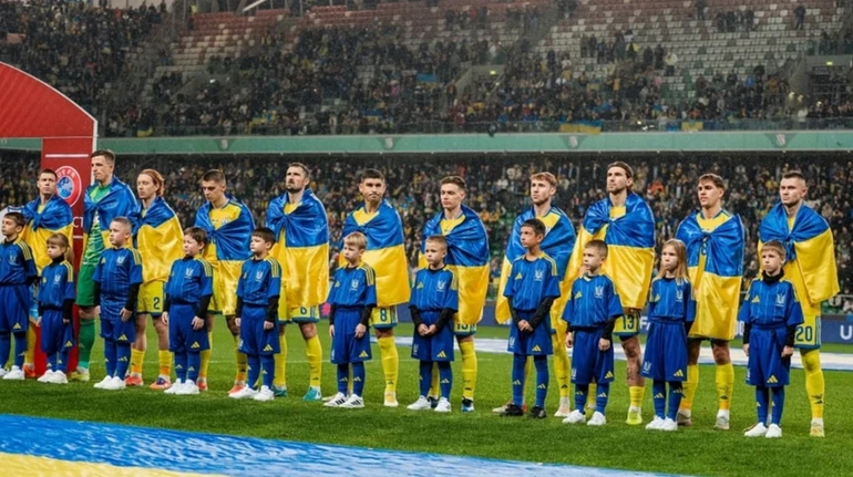 УЄФА покарала УАФ за банер вболівальників, на якому Росію назвали терористичною державою