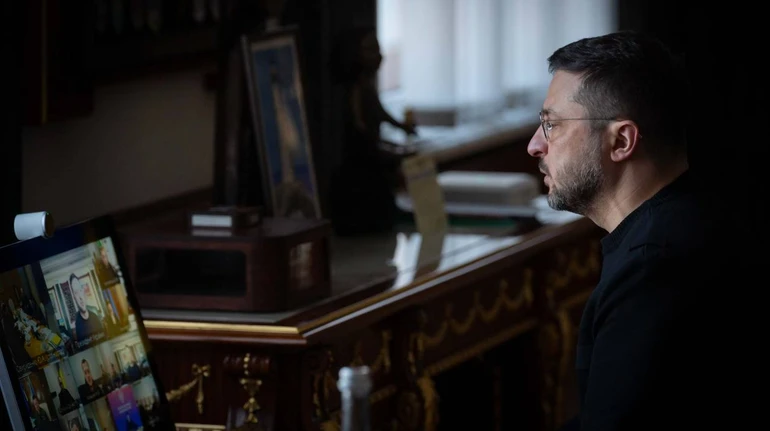 Зеленский: Для стабилизации ситуации Киеву нужны дополнительные меры и ресурсы