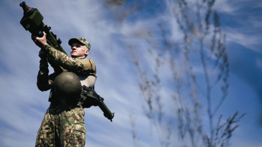 Member of Ukraine’s National Guard downs Russian missile bound for Kyiv using Soviet-era MANPADS