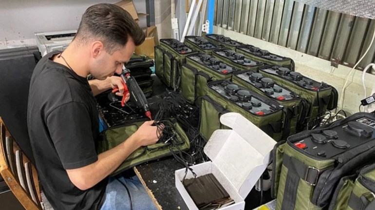 Українські павербанки наступають. Як на Вінничині виготовляють зарядні станції для військових