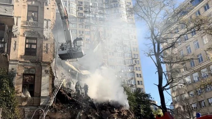 Death toll after morning attacks on Kyiv rises to four, including pregnant woman