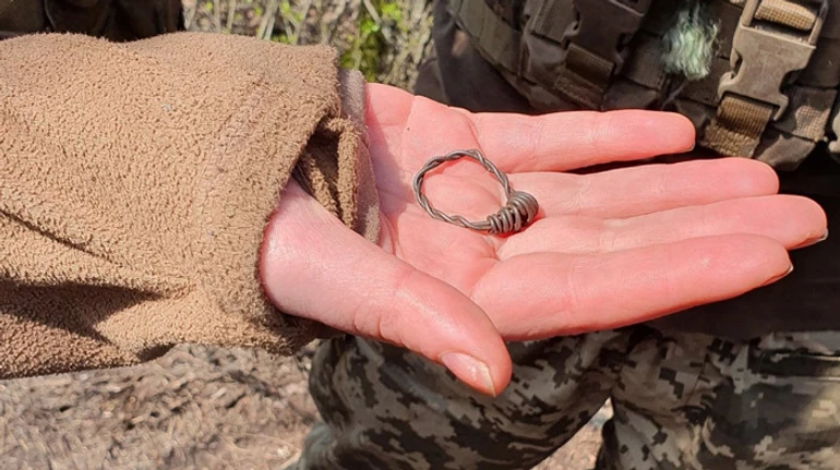 Вокруг война, а он становится на колено. История военно-полевой любви