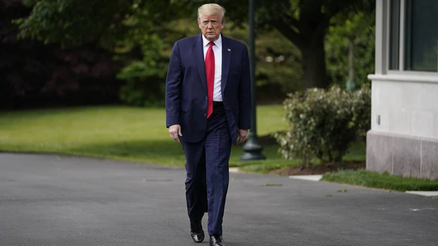 Трамп остался без зарплаты: все ушло на борьбу с COVID-19