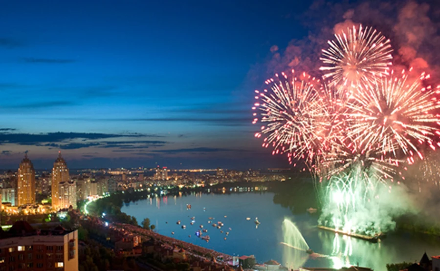 В полиции объяснили, почему не наказывают за запуск салютов во время АТО