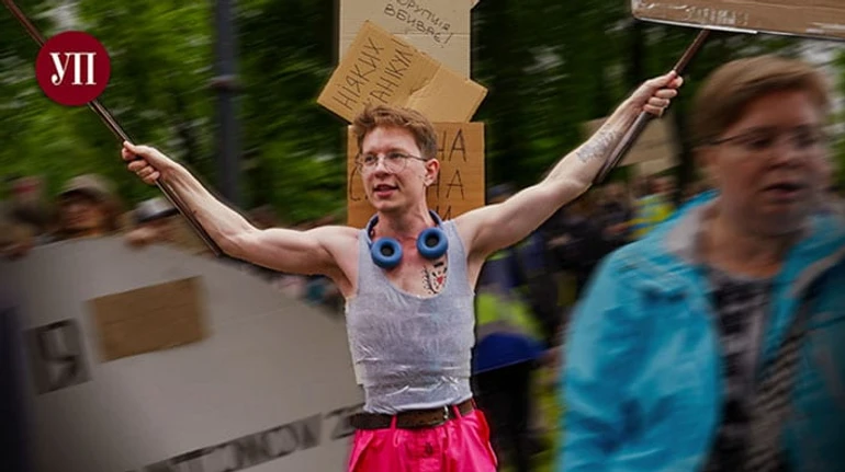 Мрію повернути в небо дирижаблі. Три дні з учасником картонкових протестів