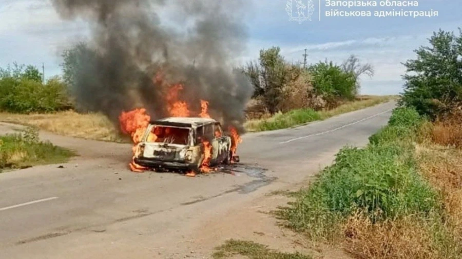 Российский FPV-дрон атаковал автомобиль в Запорожской области: двое погибших
