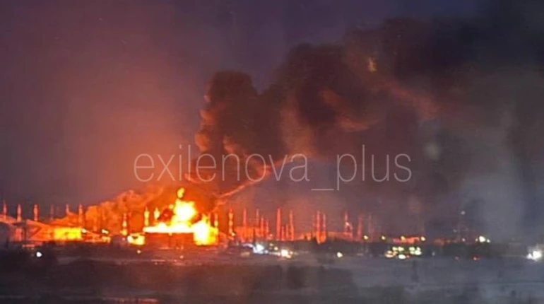 Key oil pumping station on Druzhba pipeline in Russia's Tatarstan catches fire – video