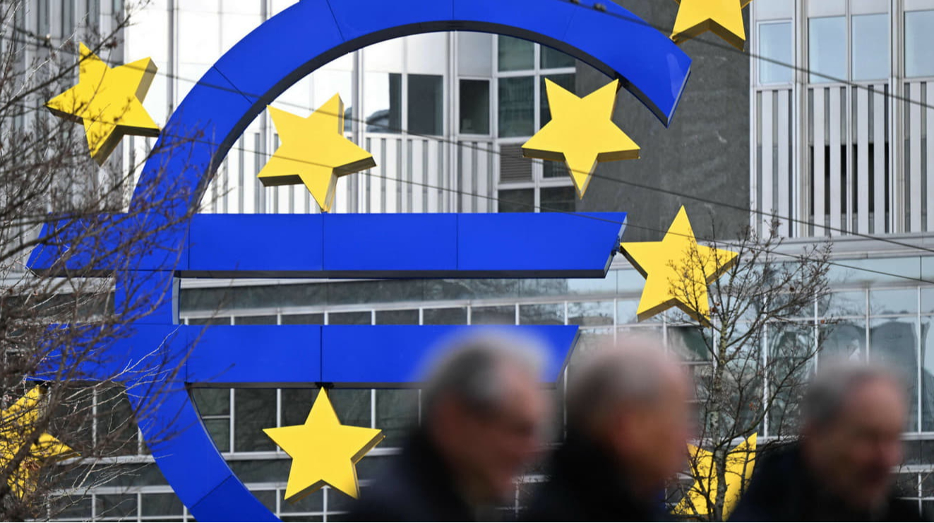 Без грошей і позаду Молдови. Як Україна випускає легку можливість для зближення з ЄС