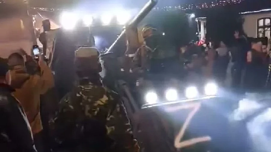 У Румунії скандал через новорічний парад: росіяни і авто з літерою Z